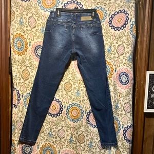 Extra small Kayra Poblet “30” skinny jeans. Super cute!